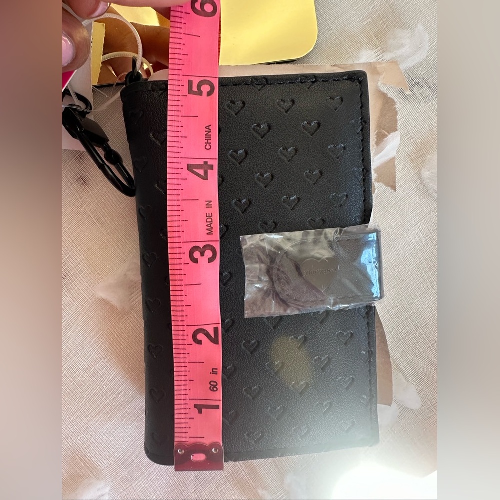 NWT Betsey Johnson Xoleah Heart Embossed Black Wristlet Wallet - Picture 10 of 10